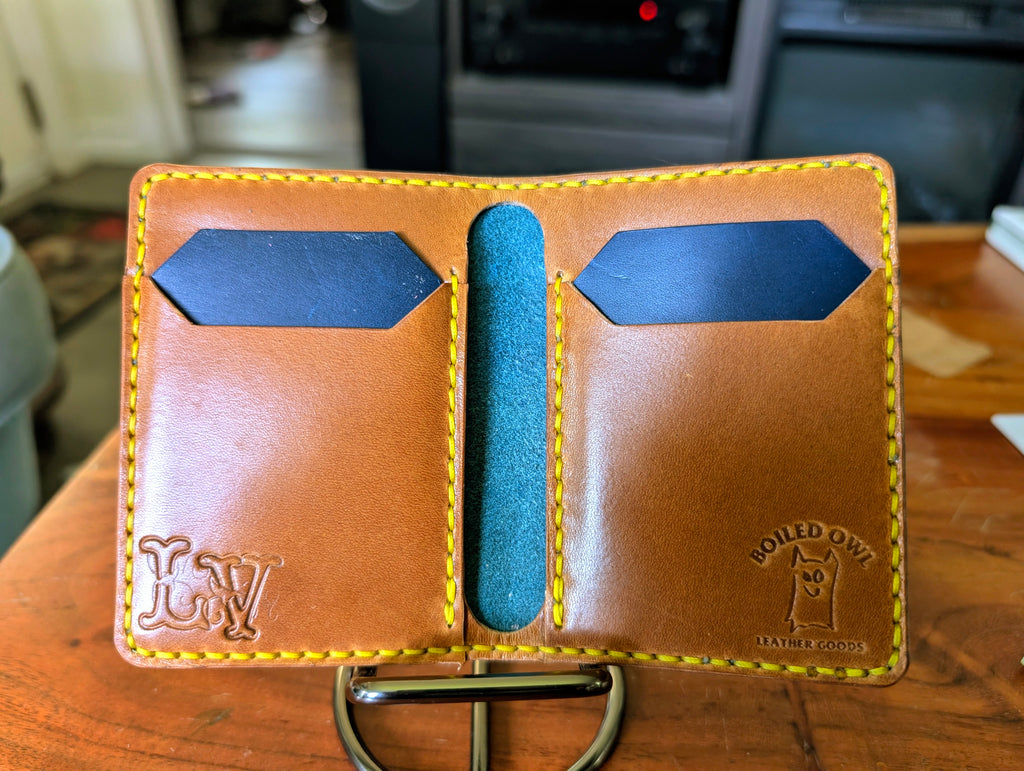 The Frontman Jr - 6 Pocket Vertical Wallet